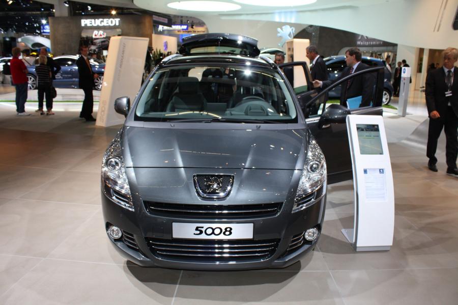  Peugeot 5008 2009 года  (фото 70 из 122)
